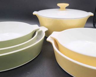 Vintsge Corning Bakeware Yellow And Green  7 Pieces