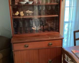 DREXEL china cabinet