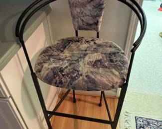 Bar Stool Picture 1 of 2