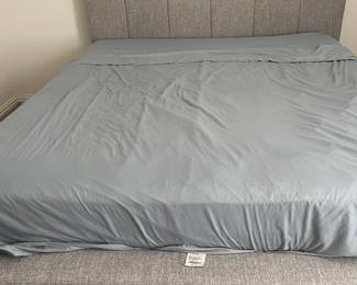 Tufted Queen size bed frame - Gray does not include mattress