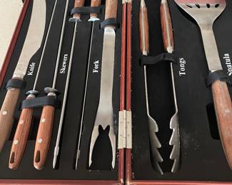 Chicago Cutlery grill set
