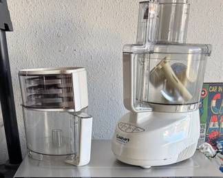 Cuisinart food processor w blades