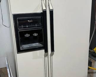 Whirlpool side-by-side fridge/freezer 21.6 cu