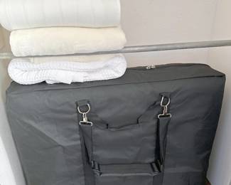 Master Massage Table with linens