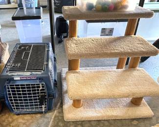 Cat carrier + steps