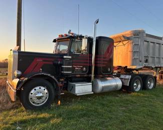 1984 PETERBILT 359 SLEEPER TRUCK