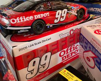 Carl Edwards
2006 Team Caliber Preferred 1:24 CWC
#99 Office Depot 2006 Ford Fusion (#447 / 7500)