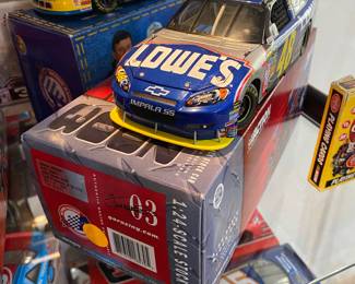 Jimmie Johnson
2003 Action / Lionel ARC 1:24 CWC
#48 Lowes 2003 Chevy Monte Carlo (30070)