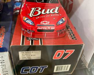 Dale Earnhardt, Jr.
2007 Action / Lionel ARC 1:64 CWC
#8 CoT Bud Budweiser 2007 Chevy Impala - Drivers Select (9999)
Hand Signed