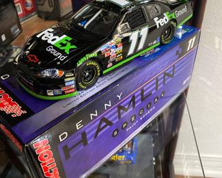 Denny Hamlin
2006 Action / Lionel ARC 1:24 CWC
#11 FedEx Ground 2006 Chevy Monte Carlo (#2014 / 3000)