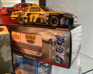 Matt Kenseth
2004 Team Caliber Preferred 1:24 CWC
#17 DeWalt 2004 Ford Taurus (20080)