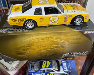 Dale Earnhardt, Sr.
#2 Mello Yello 1980 Pontiac Ventura
2004 Action / Lionel ARC 1:24 CWC