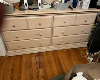 (cheap) furniture pieces