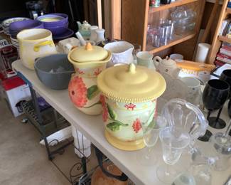 Beautiful kitchen jars.