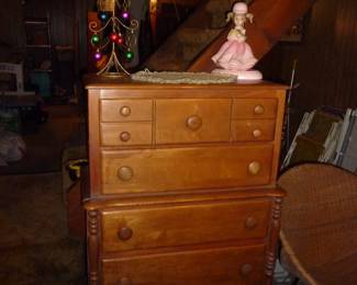 chest of drawers