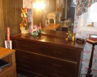 dresser / misc.