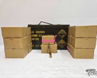 1574  NEW 540 7.62mm Ammo W Metal Ammo Box