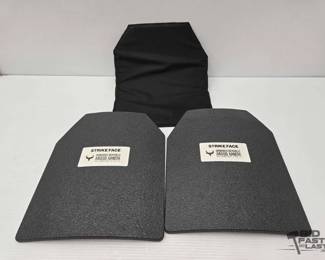 1676  2 Strike Face Armored Plates  1 Trauma Pad