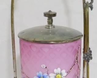 3211 - Satin Diamond Quilted Pickle Caster 13"
