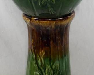 1210 - Majolica Jordaneire & Pedestal 28"

