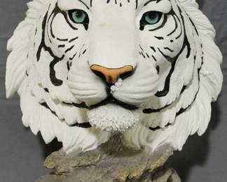 1040 - Resin Bengal Tiger Head Statue 15.5"
