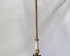 4243 - Agate & Brass Floor Lamp, Slag Glass Shade 66" You are buying a used as-is electric/electronic item. We do not guarantee all components are present, and if it is not expressly stated, it is untested.
