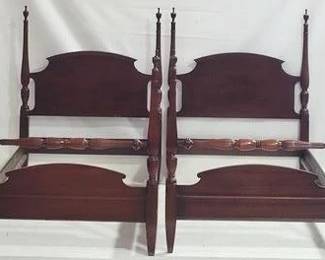 5050 - Matched Pair Mahogany Twin Poster Beds 54 x 42 x 78
