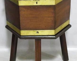 3912 - Period George III English wine cellaret applied brass trim, chest on legs 27 x 19 x 19
