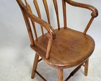 4237 - Early Arrow Spindle Arm Chair 32 x 18 x 17
