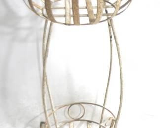 7128 - Metal Strap Planter - 31 x 18
