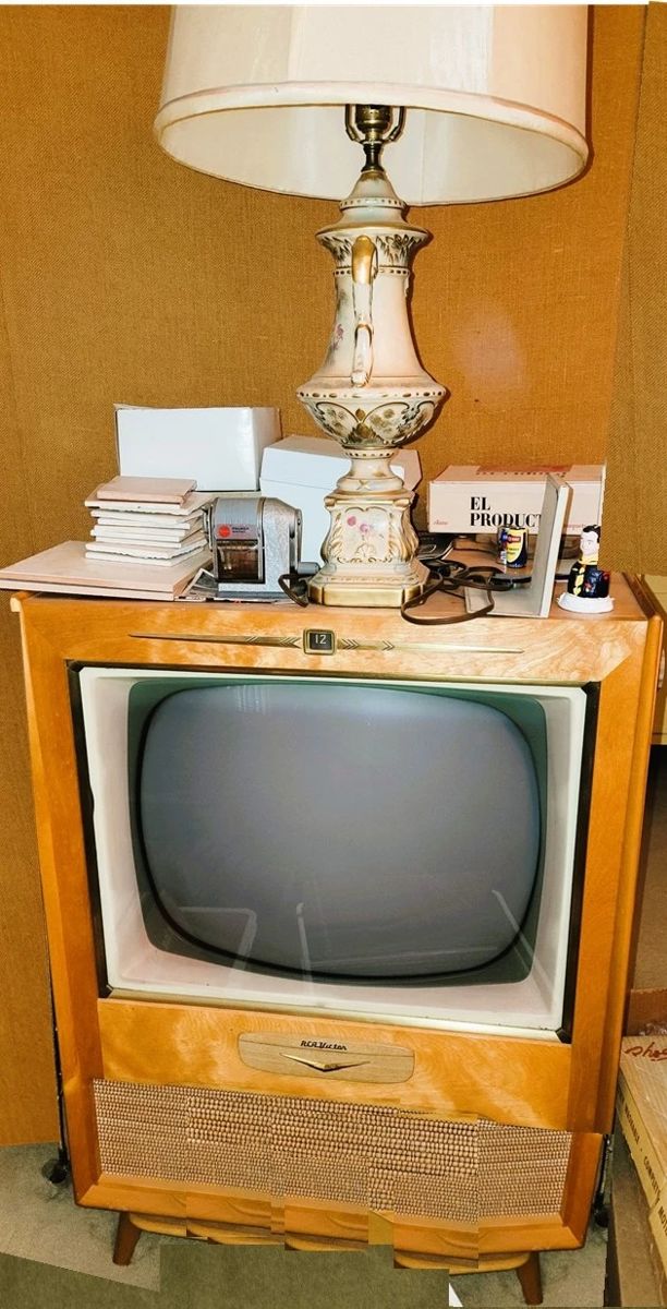 1950s Television (turns on)