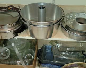 Kitchen basics and electronics