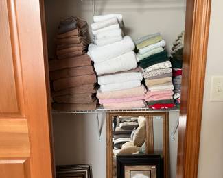 Artwork, nice towels