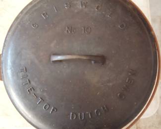 Griswold No 10 Tite - Top Dutch Oven. Top is great. Bottom wobbles.