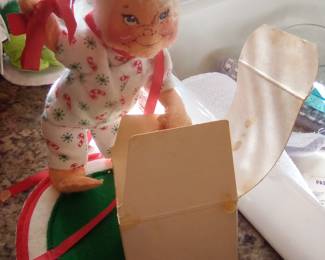 Annalee dolls / figurines