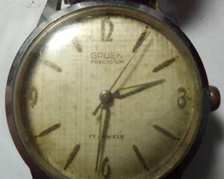 Gruen Precision 17 Jewels, linen dial. 552rss movement working. needs cleaning.