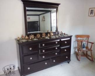 4 Post OR Canopy bed with nightstand, dresser and mirror. QUEEN size mattress like new, no stains, by Serta Perfect Sleeper Essentials. FOR SALE NOW! CALL CHRIS AT 386-405-1867