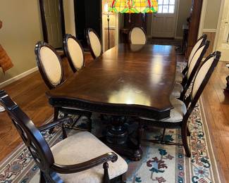 SOLD Large Extendable Wood Dining Table $300
9’ L x 3’9” W x 2’6” H (WITH 2 LEAFS)