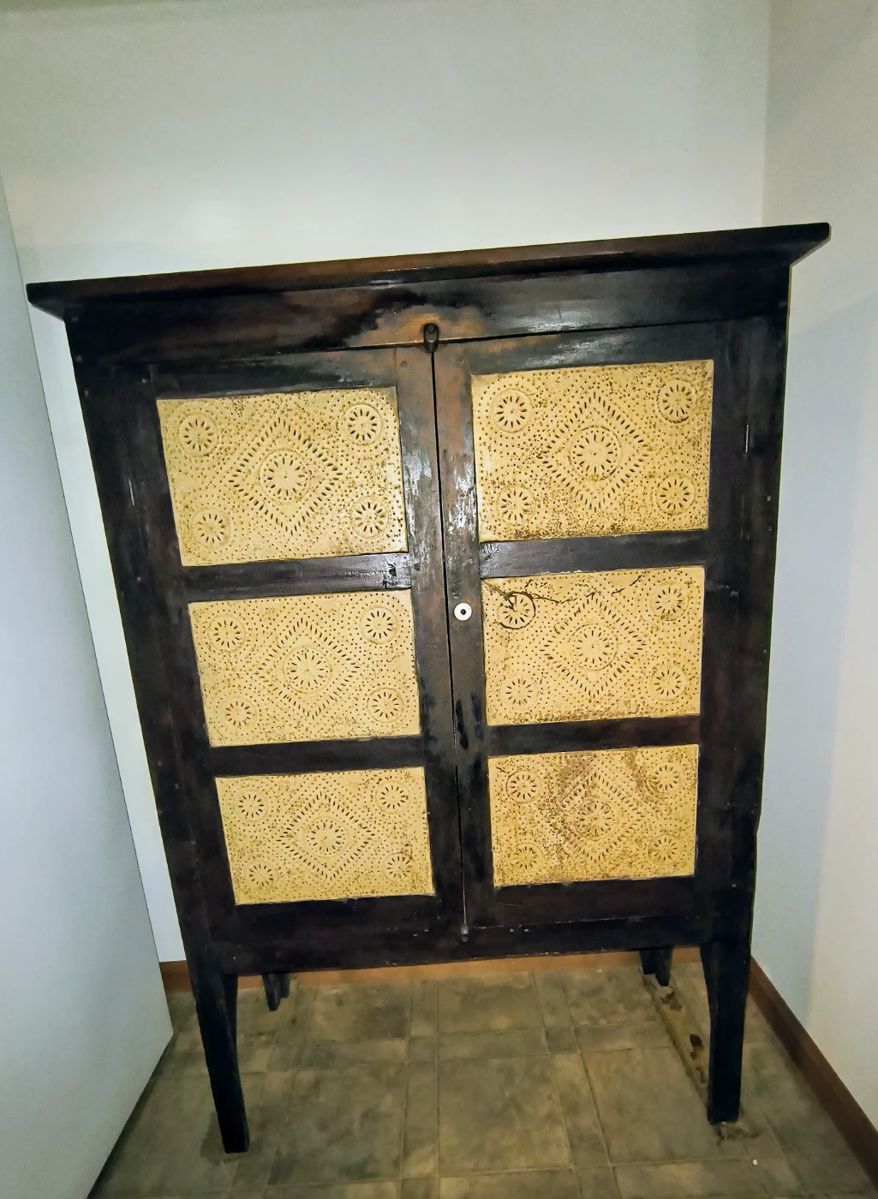 6 tin pie safe-family made 