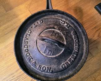 Glascock & Son cast iron lidded pot 