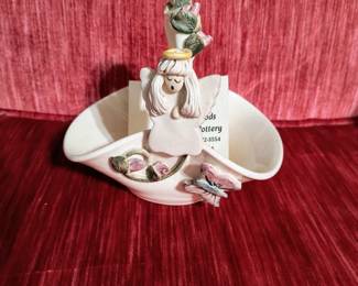 Pineywoods pottery basket 