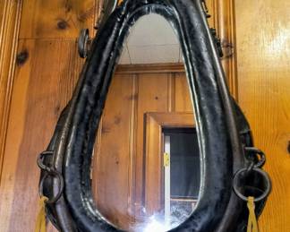 Very nice horse collar 