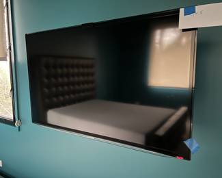 Smart Flat Screen TV