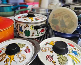 MCM pot set and charger