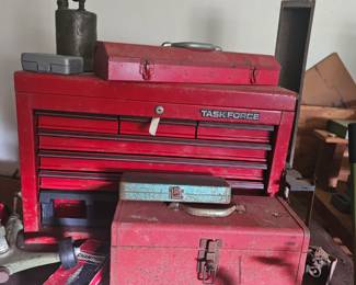 tool chests and tools