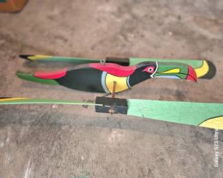 Rotating bird for your yard