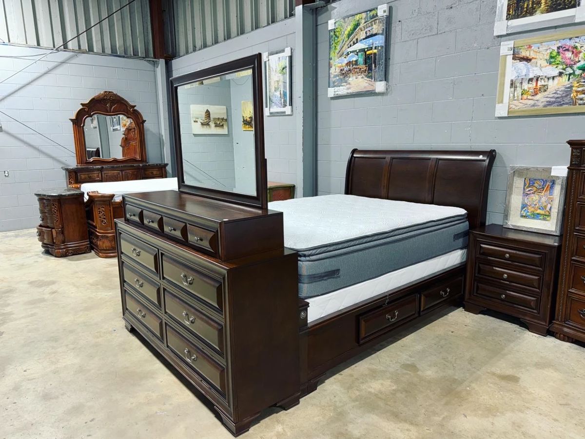 Queen Bedroom Suite Orlando Estate Auction