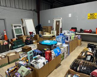 Box Lots of Misc Household Items and Decor Orlando Estate Auction
