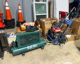 Box Lots of Misc household and Garage Items Orlando Estate Auction