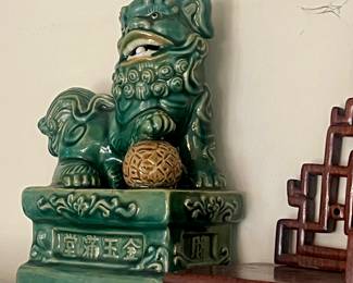 Multiple pairs of foo dogs